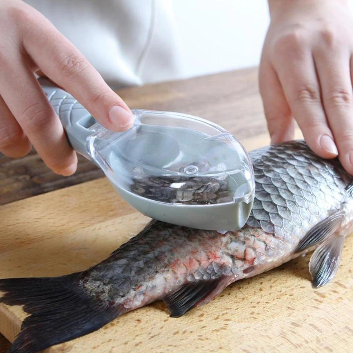 1 pcs Fish Clean Scales with Cover fish scaler scraper remover fish skin brush scraping fishing